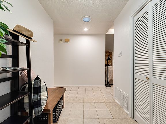 5th image of 1801 Woodview Ct