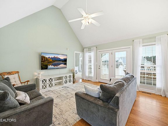 4th image of 164 Wind Chase Way
