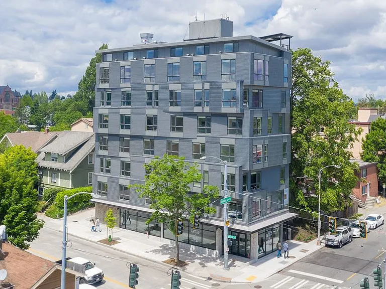 5001 Brooklyn Ave NE — Photo 4