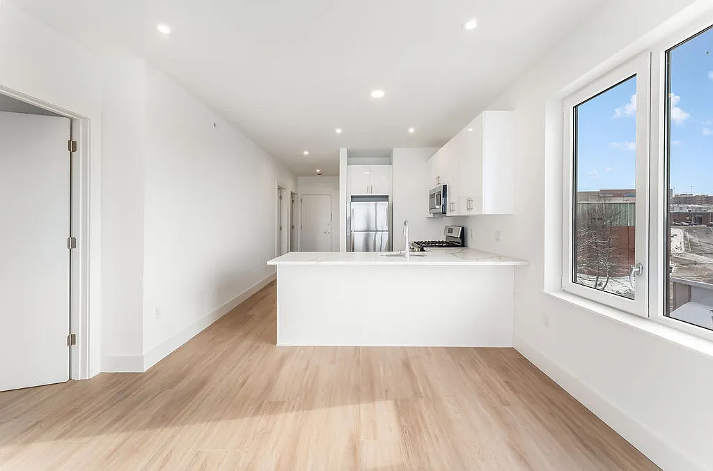 2 bed, 1198 sqft, $3,200 — Photo 4