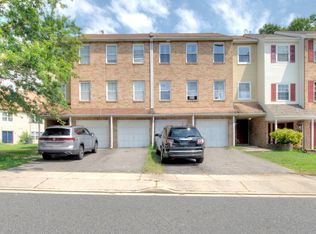 100 Chaucer Rd #B, Mount Laurel, NJ 08054