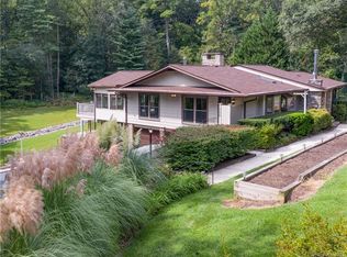 1306 Valmont Dr, Hendersonville, NC 28791