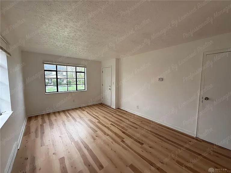 212 E Bruce Ave #2 — Photo 5