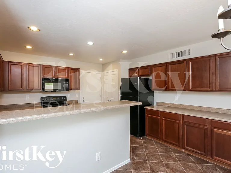 2641 W Prospector Way — Photo 5