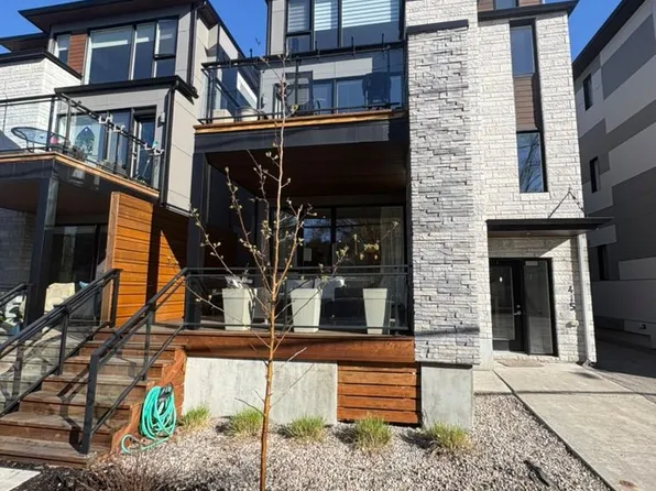 415 Ravenhill Ave, Ottawa, ON K2A 0J7