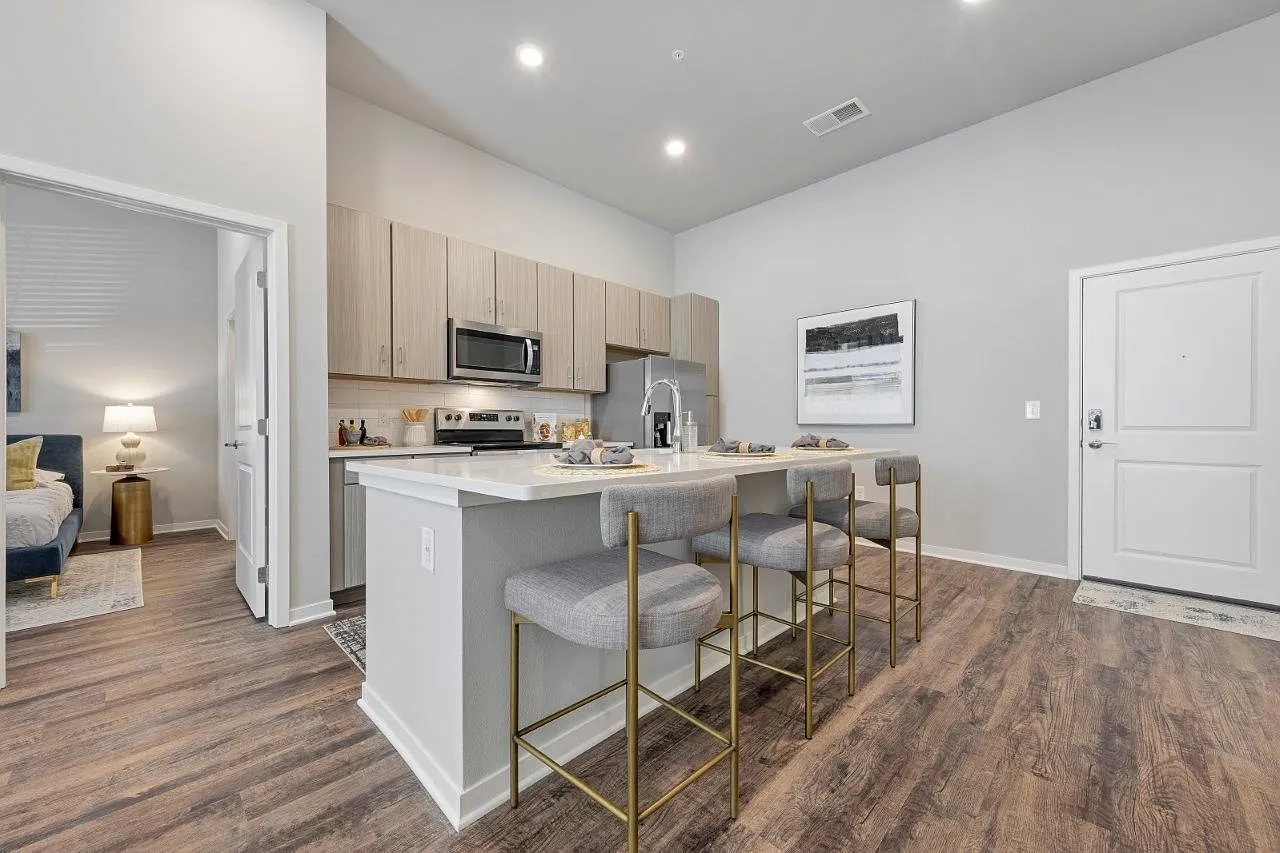 Avenue64 Apartments — Photo 2