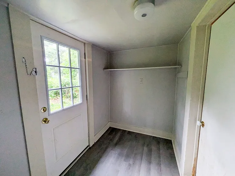 4358 Kenneth Ave — Photo 10