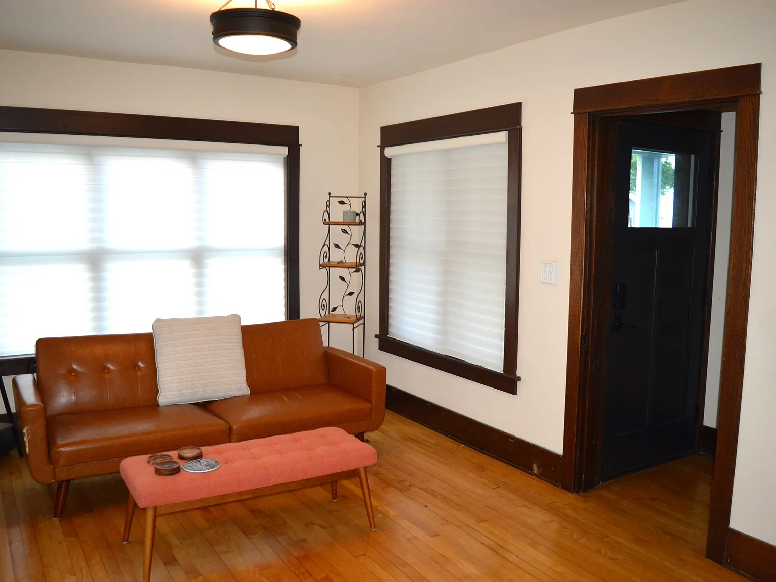 3 bed, 1229 sqft, $2,695 — Photo 2
