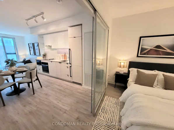 252 Church St #508, Toronto, ON M5B 0E6