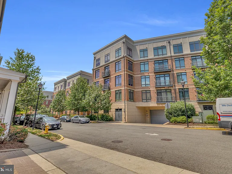 915 N Patrick St #407 — Photo 1