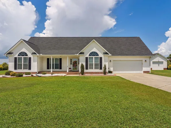 52 Hunters Ridge Trl, Dunn, NC 28334
