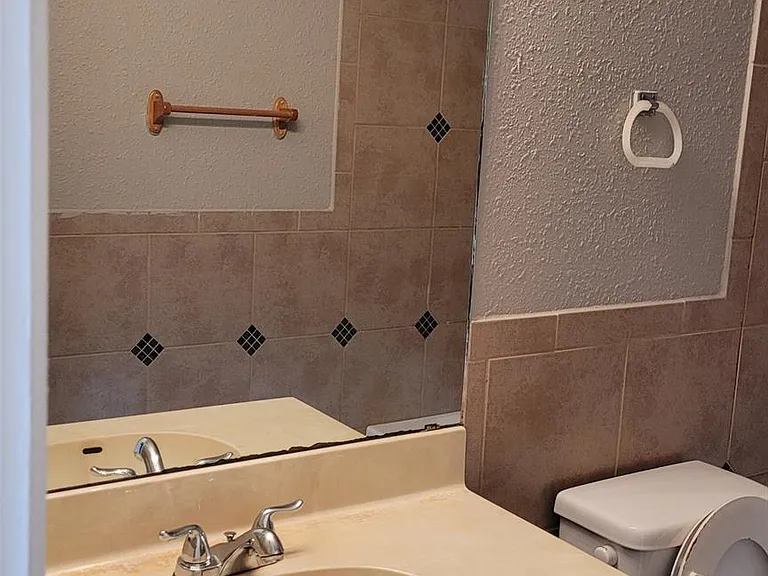 8804 Schick Rd #C — Photo 22