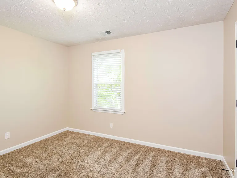 4609 Pine Harbor Ct NE — Photo 10