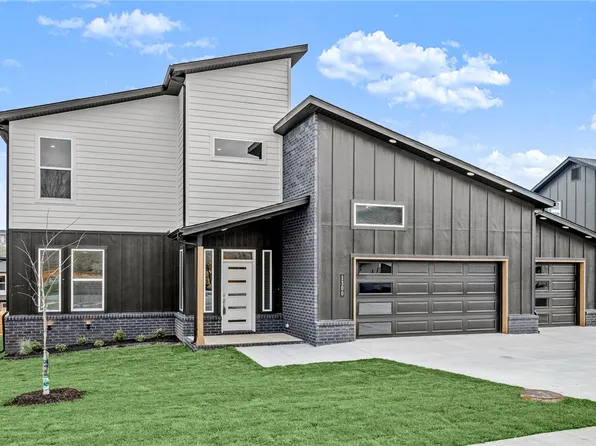 1300 Bunker Dr, Pea Ridge, AR 72751