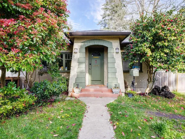 4071 Cedar Hill Rd, Saanich, BC V8N 3C2