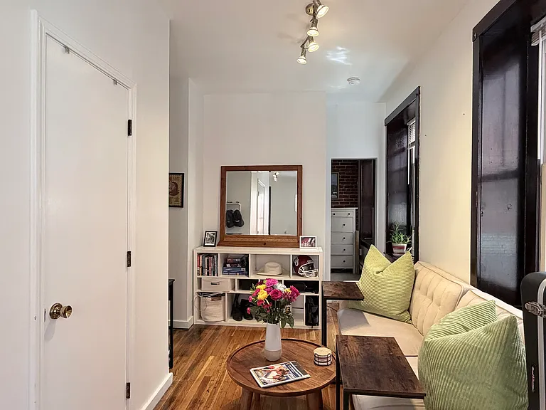11 Unity St #4 — Photo 1