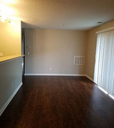 4th image of 1620 Arlyn Cres #F