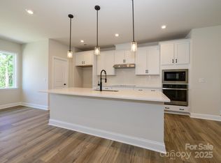 816 Flintside Ln, Charlotte, NC 28217