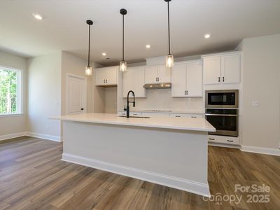 816 Flintside Ln, Charlotte, NC, 28217