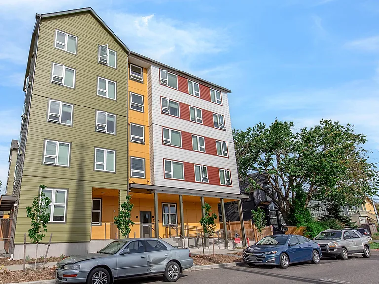 Shiloh Apartments — Photo 4