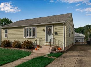 89 Frontier Dr, Blasdell, NY 14219