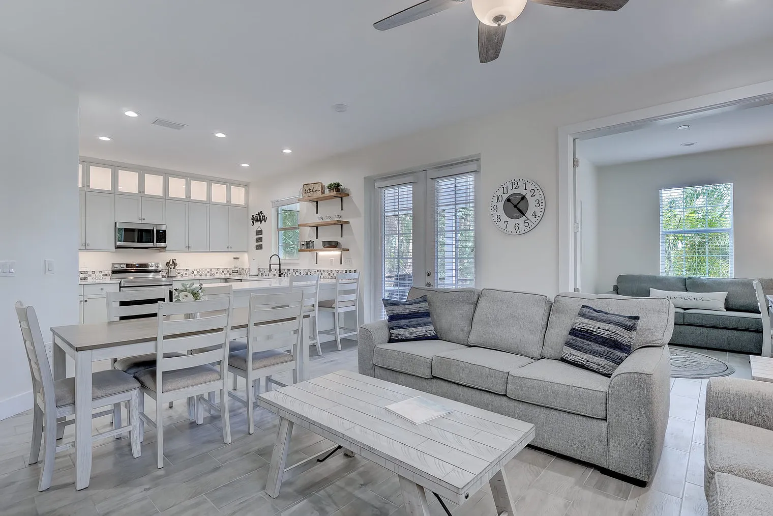 3 bed, 3.0 bath, 1808 sqft, $4,853 — Photo 3