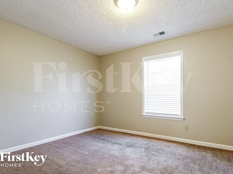 2084 Littlemore Dr — Photo 10