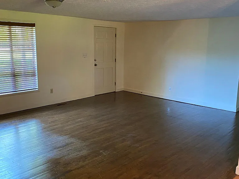 106 Crooked Creek Ln — Photo 7