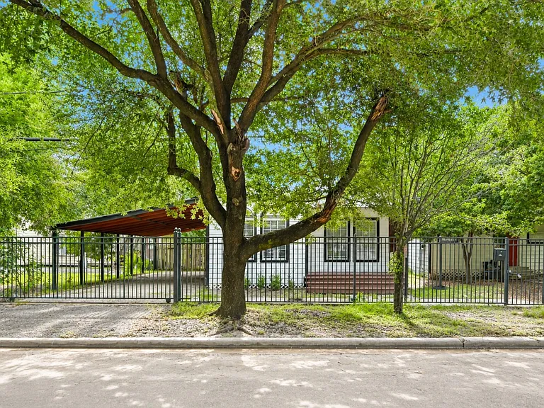 514 Gregg St — Photo 3