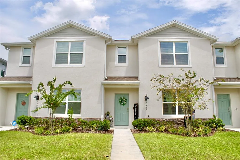 3 bed, 2.5 bath, 1553 sqft, $2,400 — Photo 1