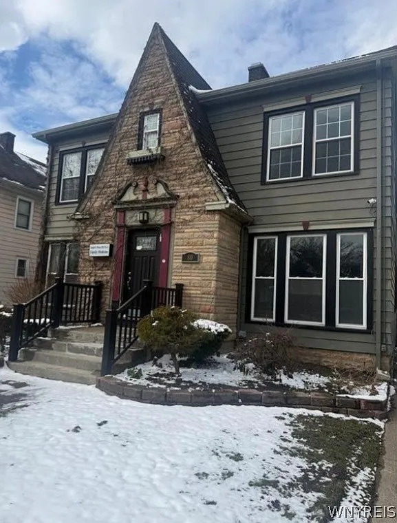 1 bed, 1.0 bath, 900 sqft, $1,300 — Photo 1