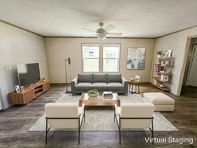 3 bed, 2.0 bath, 1056 sqft, $1,655 — Photo 2