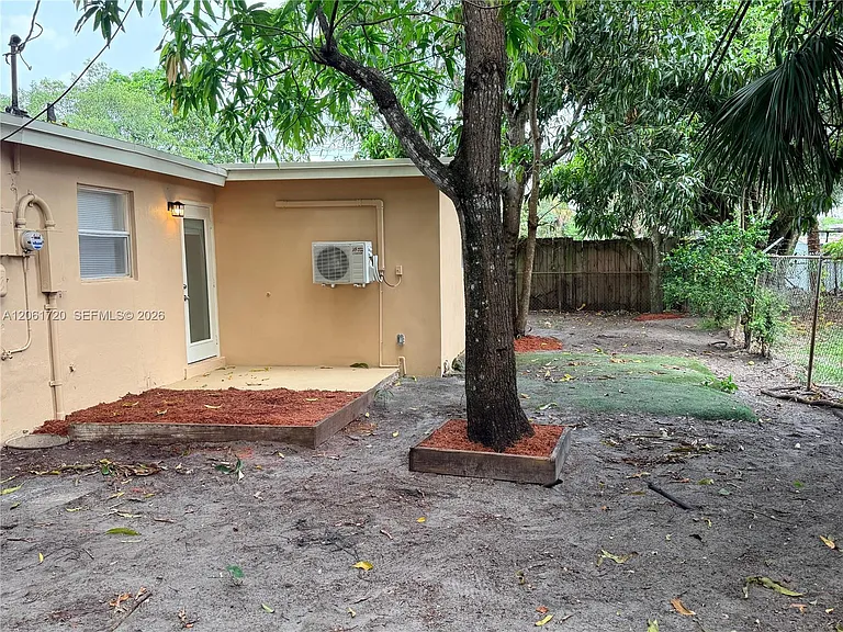 3730 NW 4th Ct — Photo 39