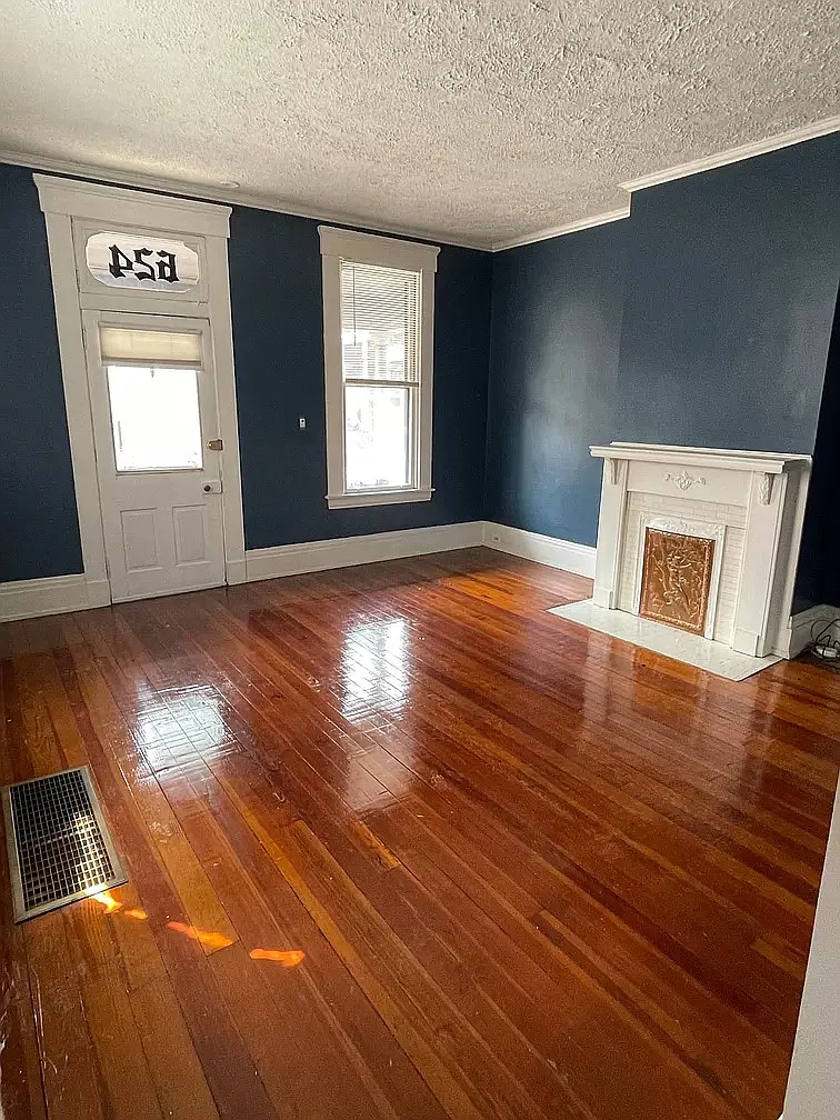 1 bed, 950 sqft, $900 — Photo 1