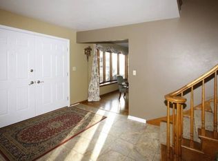 3227 Brookmeade Dr, Rolling Meadows, IL 60008