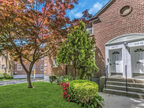 253-01 61st Avenue #UPPER, Little Neck, NY 11362