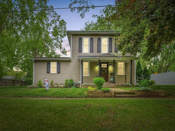 817 N Front St, Monticello, IL 61856
