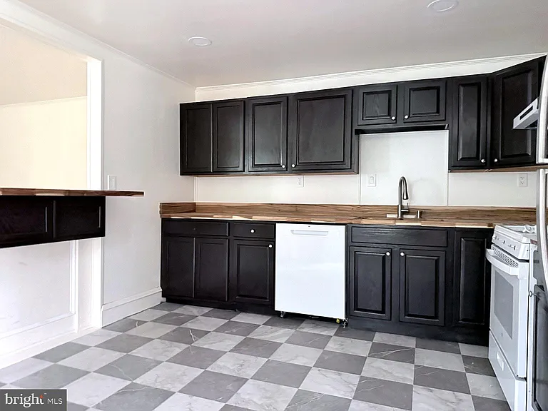 424 Lippincott Ave #B — Photo 12
