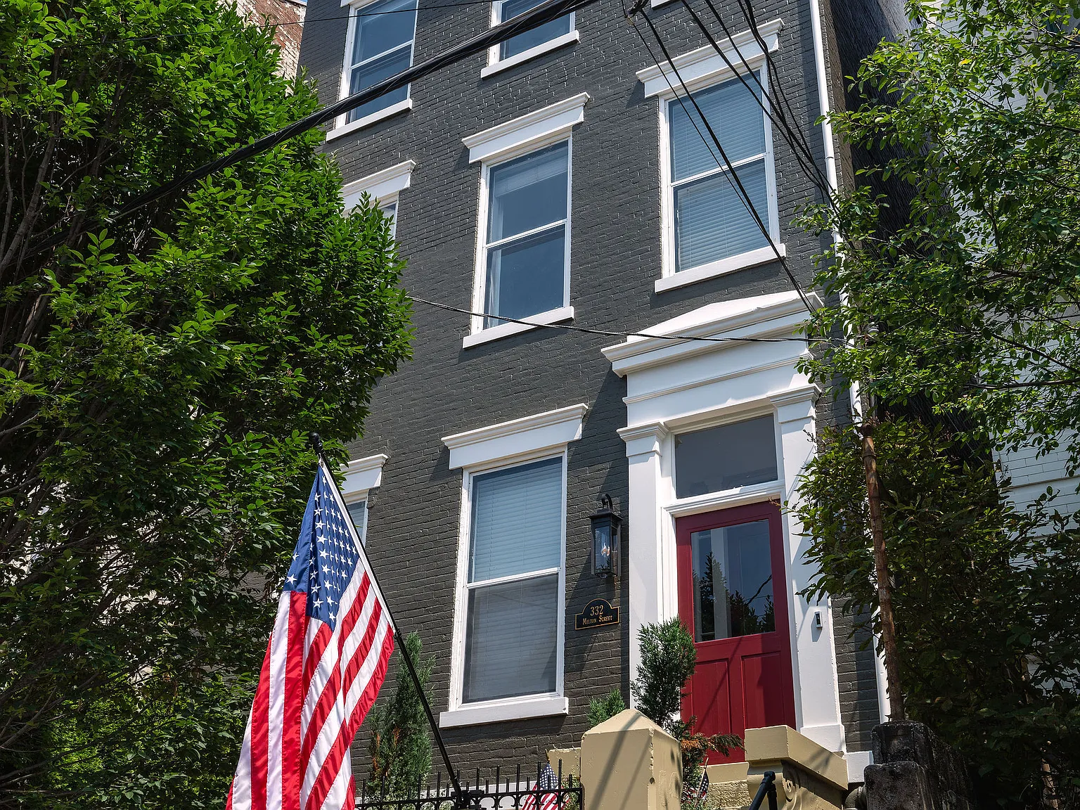 4 bed, 2.5 bath, 2740 sqft, $3,750 — Photo 3