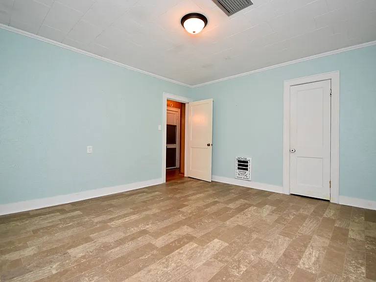 708 Tech Dr — Photo 38