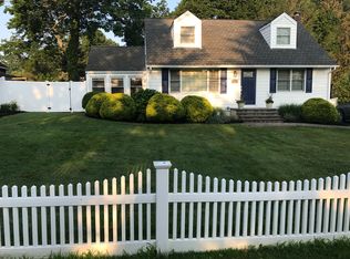 121 Catherine St, East Northport, NY 11731