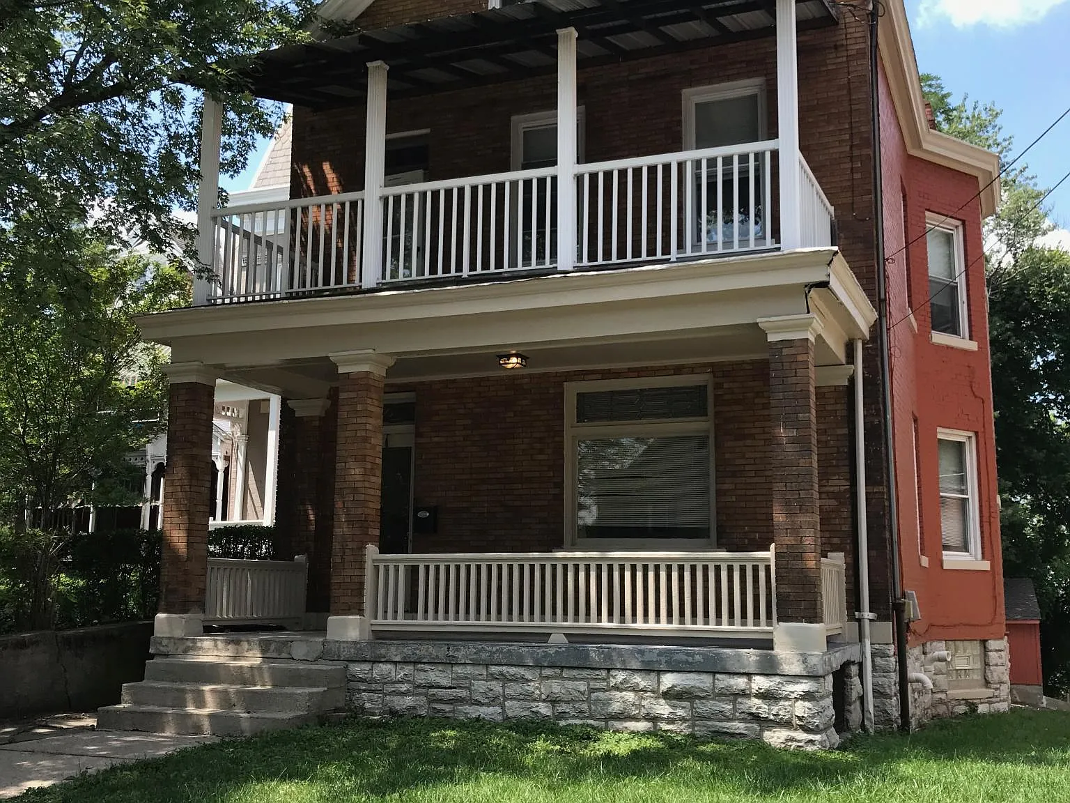 4 bed, 1.5 bath, $3,000 — Photo 1