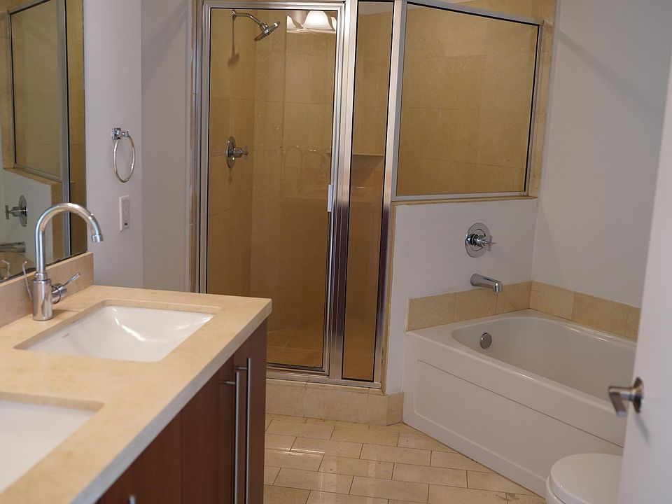 1st image of 1111 SW 1st Ave APT 1025