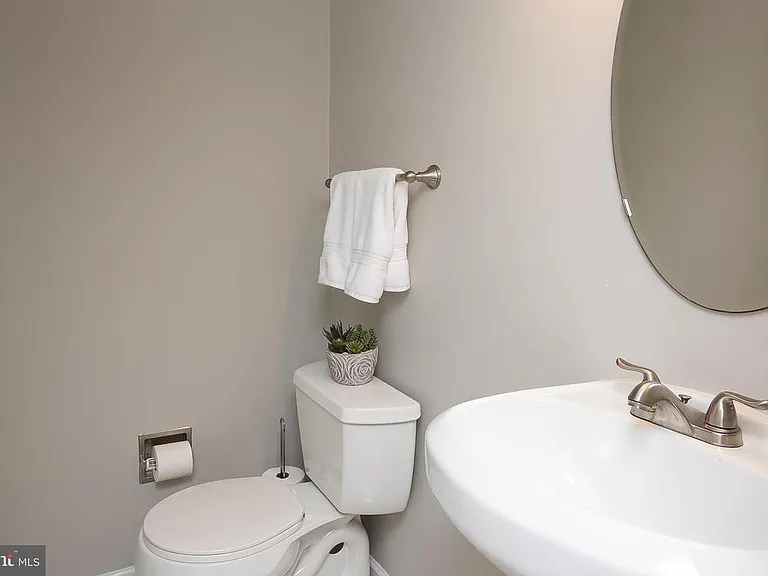 6660 Farbell Row — Photo 15