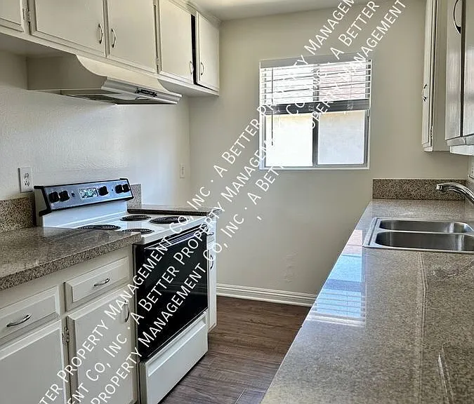 4138 Hathaway Ave #4 — Photo 5