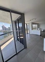 4th image of 19101 NE Mystic Pointe Dr #1601