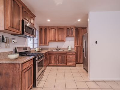 8439 Barnsley Ave, Los Angeles, CA, 90045