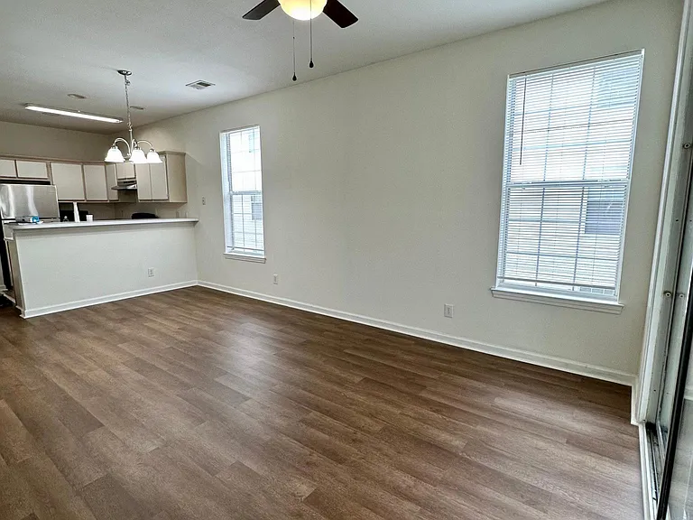 1310 River Oaks Dr #2G — Photo 2