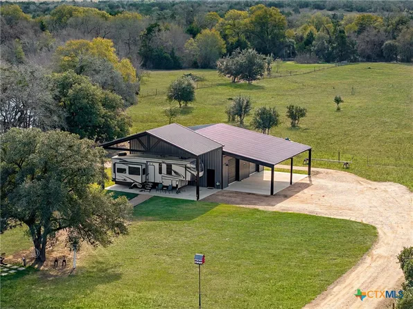 3712 Allen Rd, Flatonia, TX 78941