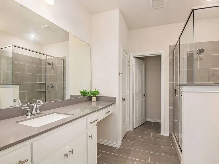 4525 Bishop St — Photo 13